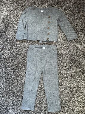 GAP Light Gray Ribbed Knit Cardigan & Leggings Set